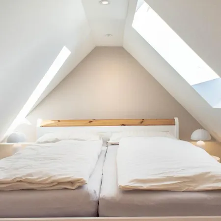 Luett Strandhuus -